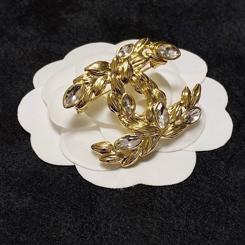 Chanel Brooch 03yxs178